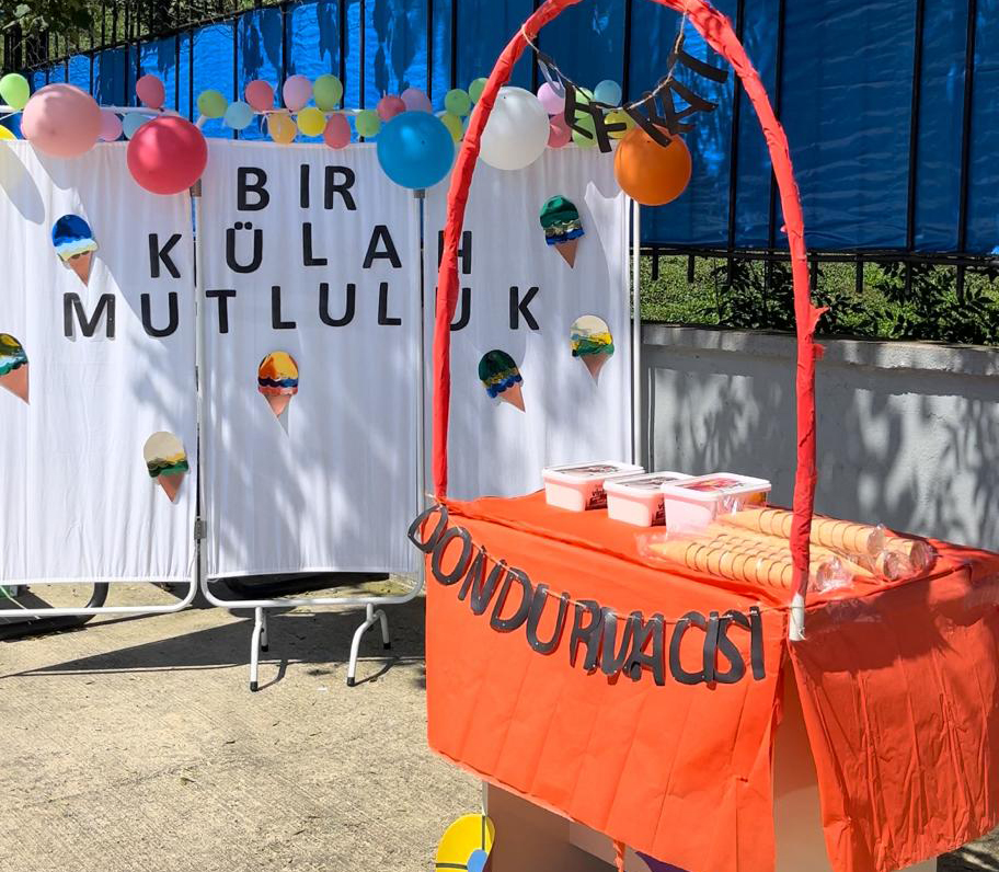 Serinlemek İsteyenlerin Ortak Noktası Şefkat Dondurmacısı Hizmetinizde